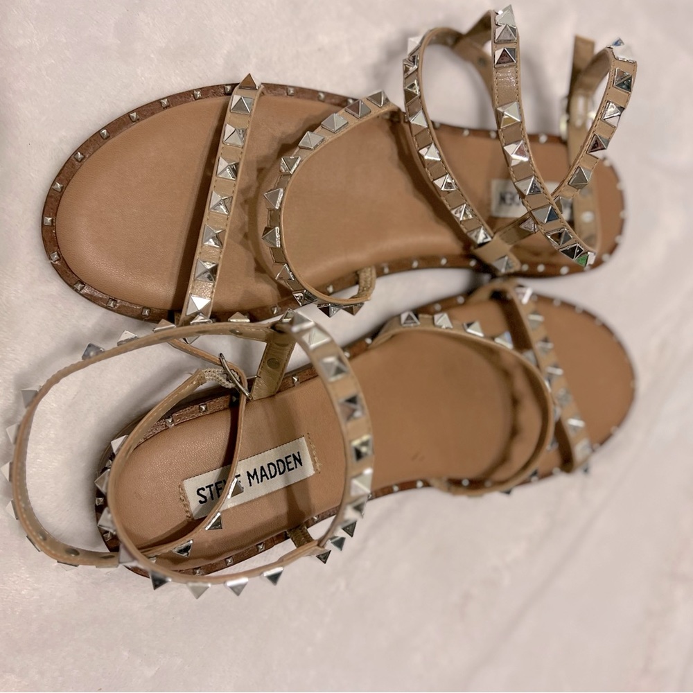 Steve Madden size 8 , tan pyramid studs straps